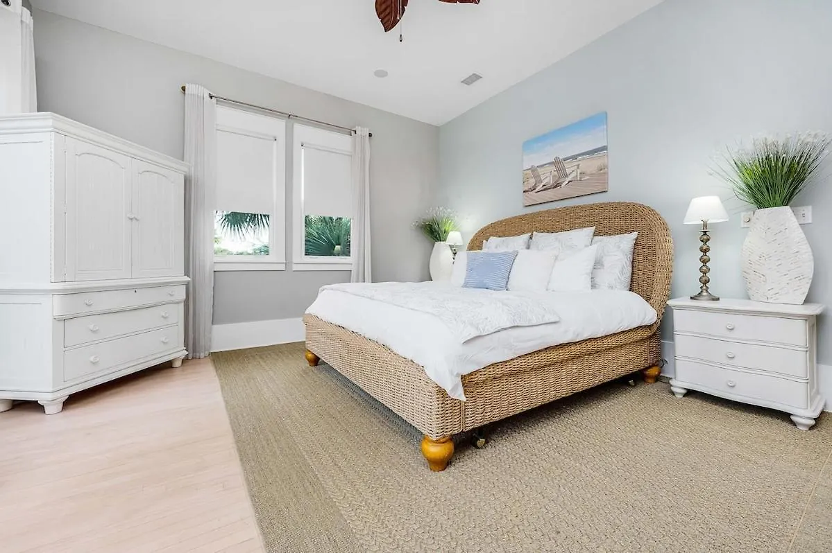 Luxury 3Br Gated Home - Infinity Pool, Walk To Private Beach - Vet-Owned! Destin Holiday home