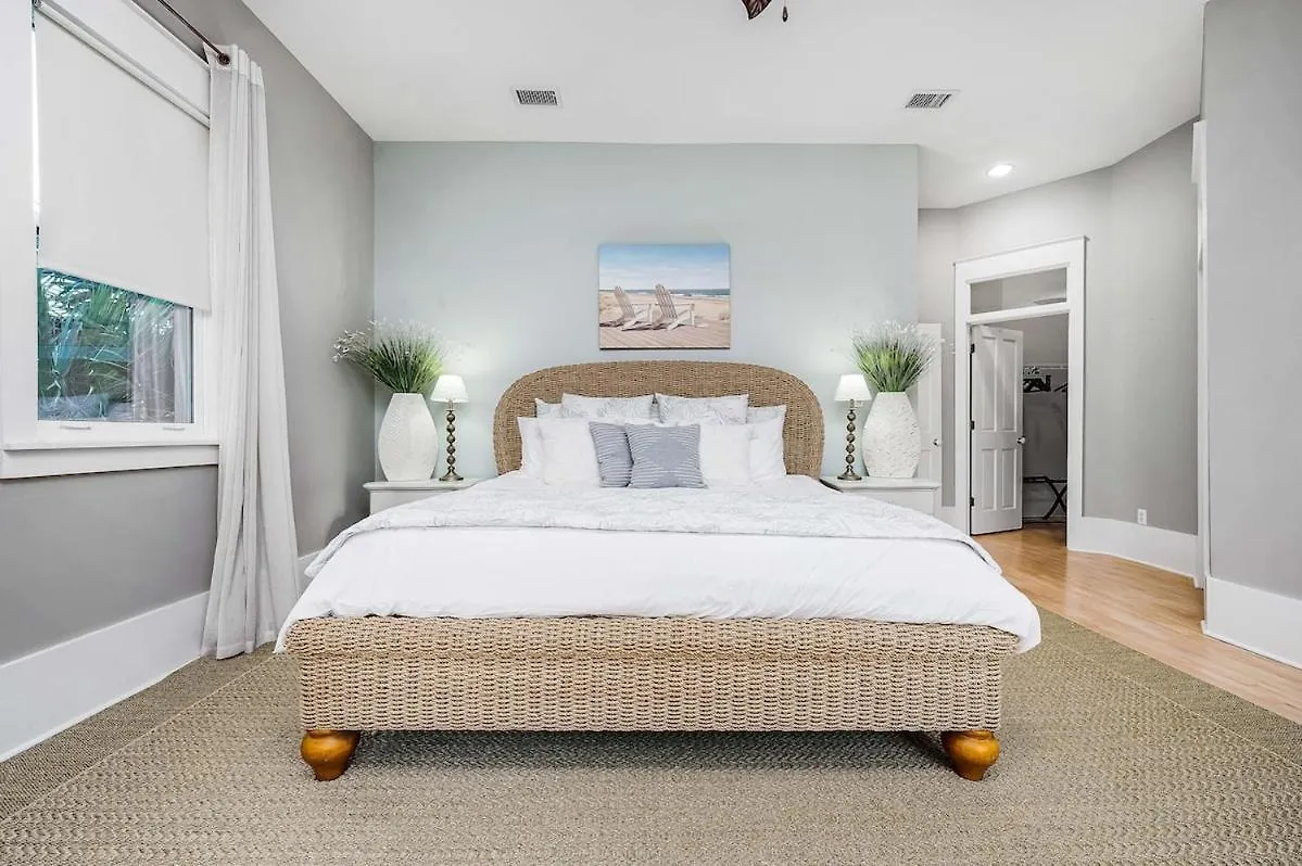 Luxury 3Br Gated Home - Infinity Pool, Walk To Private Beach - Vet-Owned! Destin Holiday home