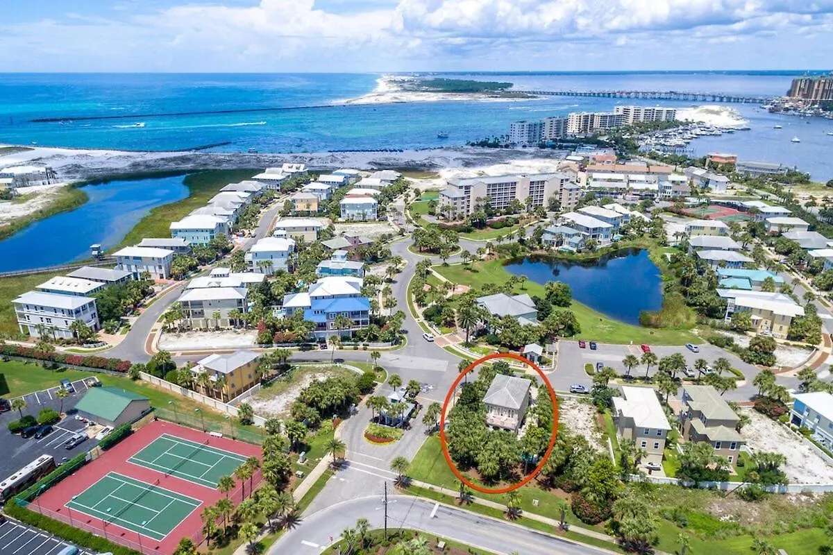 Luxury 3Br Gated Home - Infinity Pool, Walk To Private Beach - Vet-Owned! Destin Holiday home
