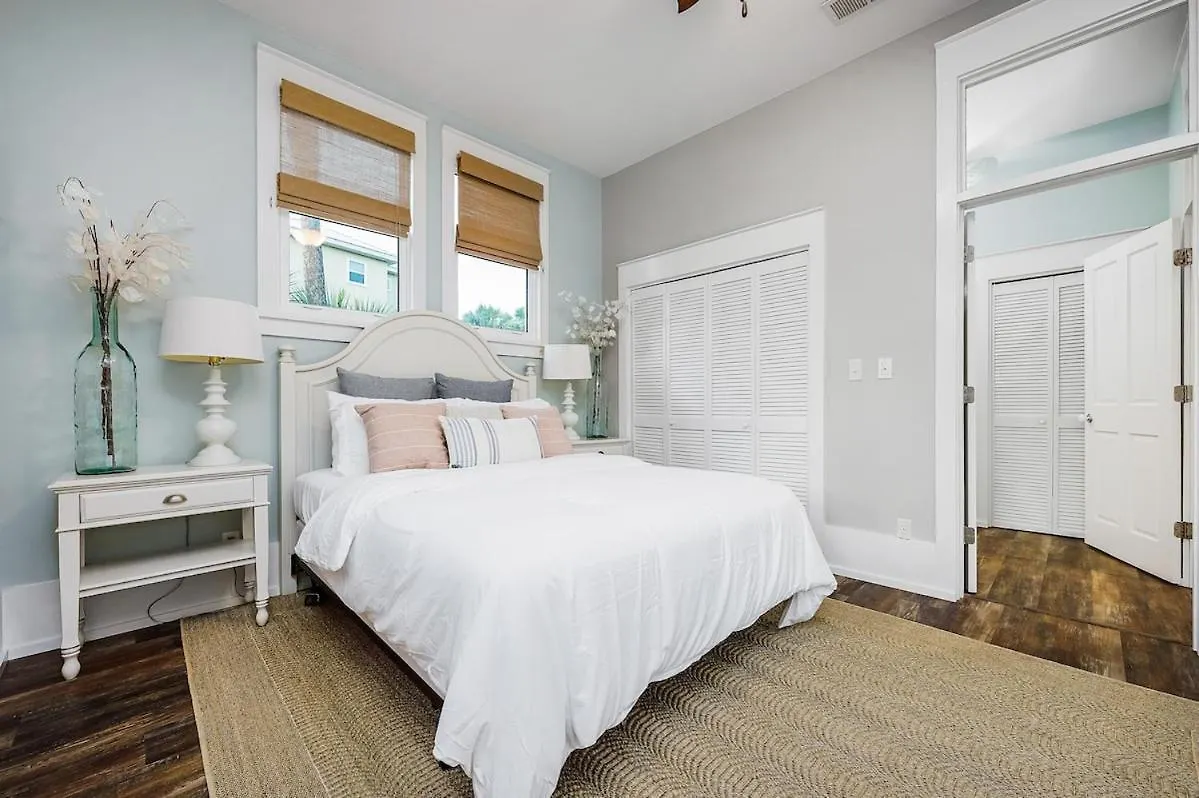 Luxury 3Br Gated Home - Infinity Pool, Walk To Private Beach - Vet-Owned! Destin Holiday home